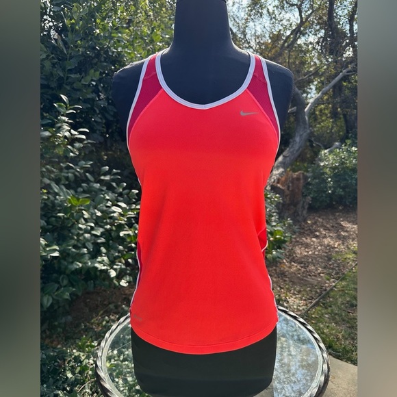 Nike two-tone Dri-Fit racerback tank top - size XS - Picture 1 of 6